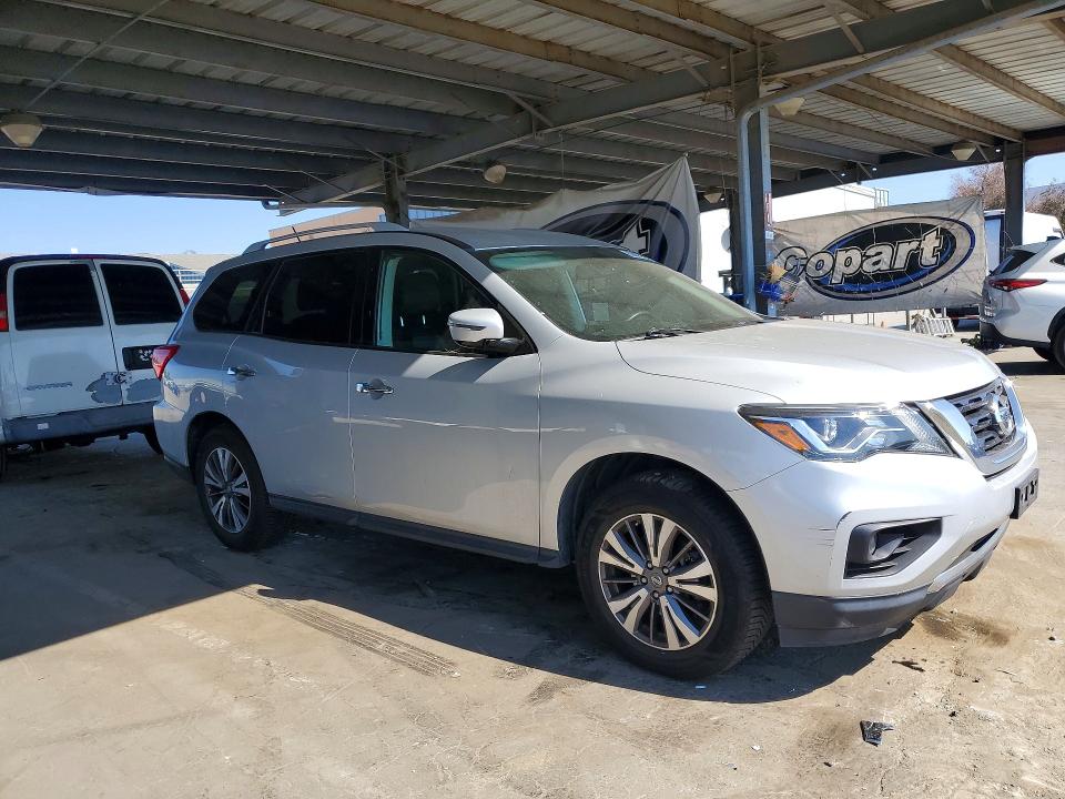 Продажа на аукционе авто 2017 Nissan Pathfinder, vin: 5N1DR2MM4HC618220, номер лота: 69627286