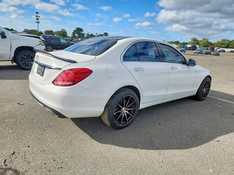 2015 Mercedes-benz C მანქანა იყიდება აუქციონზე, vin: 55SWF4KB2FU096043, აუქციონის ნომერი: 69800116