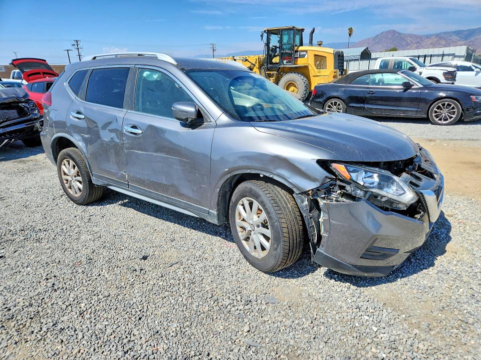 2020 Nissan Rogue მანქანა იყიდება აუქციონზე, vin: JN8AT2MV4LW139972, აუქციონის ნომერი: 70183936
