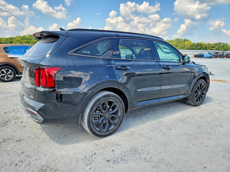 67795726 :رقم المزاد ، 5XYRK4LF6NG114403 vin ، 2022 Kia Sorento مزاد بيع