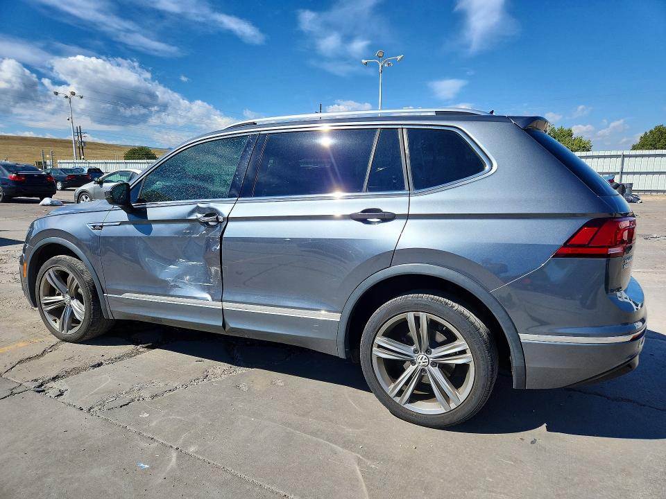 Продаж на аукціоні авто 2018 Volkswagen Tiguan, vin: 3VV2B7AX3JM197687, номер лоту: 69829696