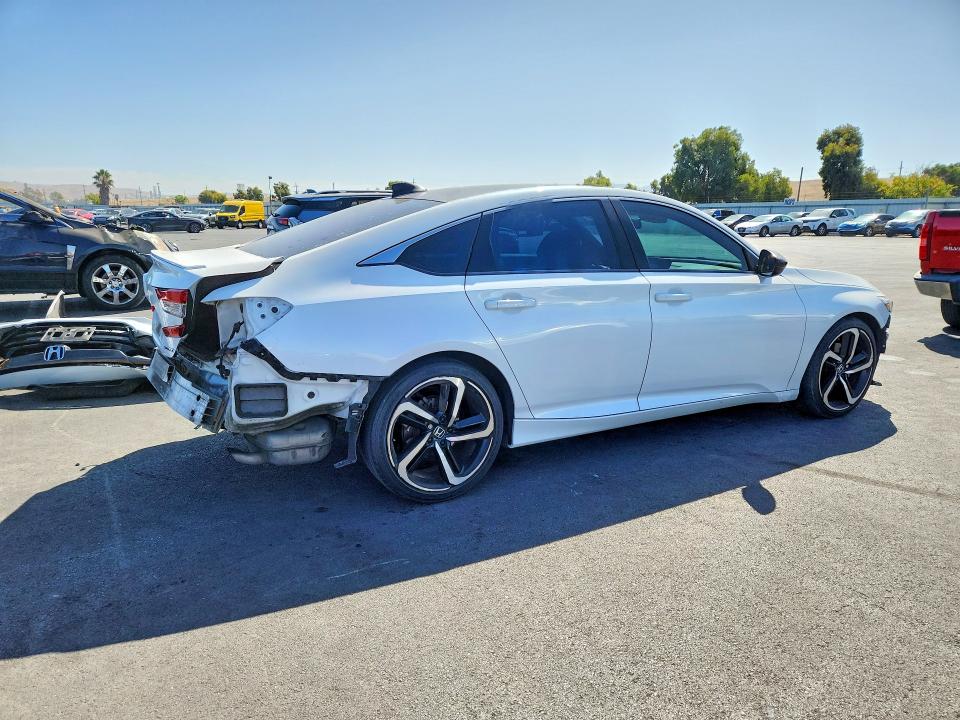 Продаж на аукціоні авто 2018 Honda Accord, vin: 1HGCV1F38JA089304, номер лоту: 68829616