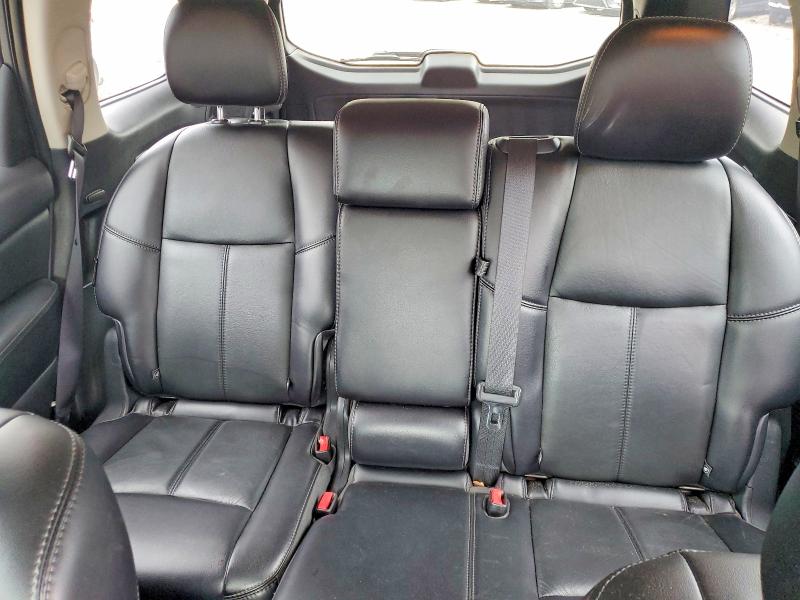 69389666 :رقم المزاد ، 5N1DR2MM3JC678768 vin ، 2018 Nissan Pathfinder مزاد بيع