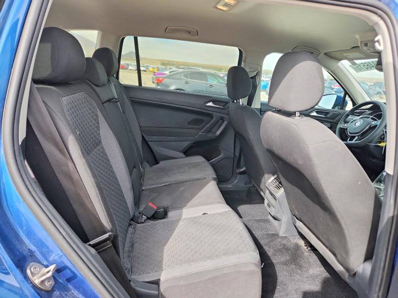 68846516 :رقم المزاد ، 3VV0B7AX0JM096503 vin ، 2018 Volkswagen Tiguan مزاد بيع
