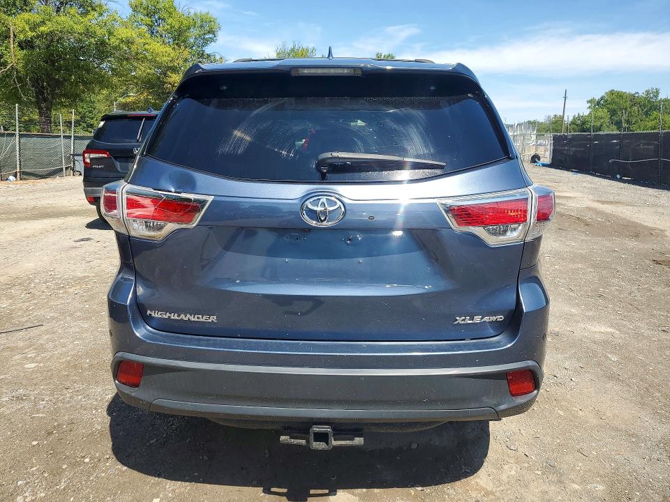 67085006 :رقم المزاد ، 5TDJKRFH2FS214655 vin ، 2015 Toyota Highlander مزاد بيع