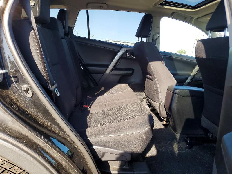 Продажа на аукционе авто 2018 Toyota Rav4, vin: 2T3RFREV7JW704997, номер лота: 67662656