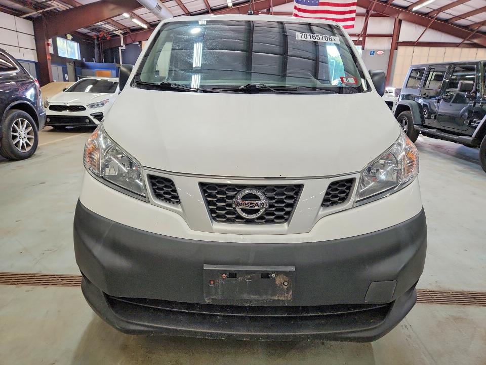 70165706 :رقم المزاد ، 3N6CM0KN9FK710541 vin ، 2015 Nissan Nv200 مزاد بيع