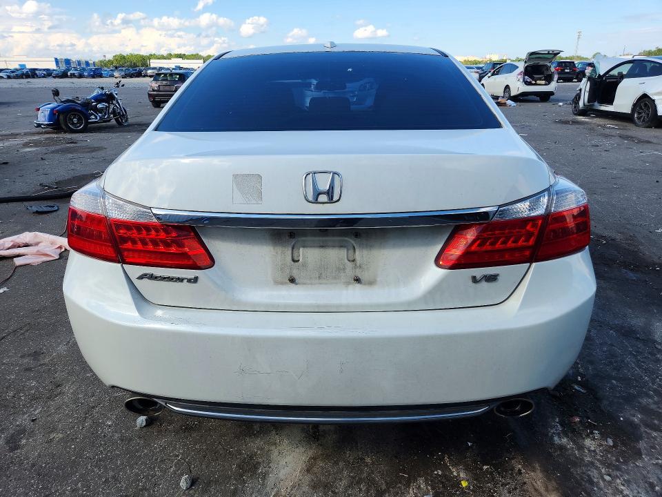 71235966 :رقم المزاد ، 1HGCR3F85FA015311 vin ، 2015 Honda Accord مزاد بيع