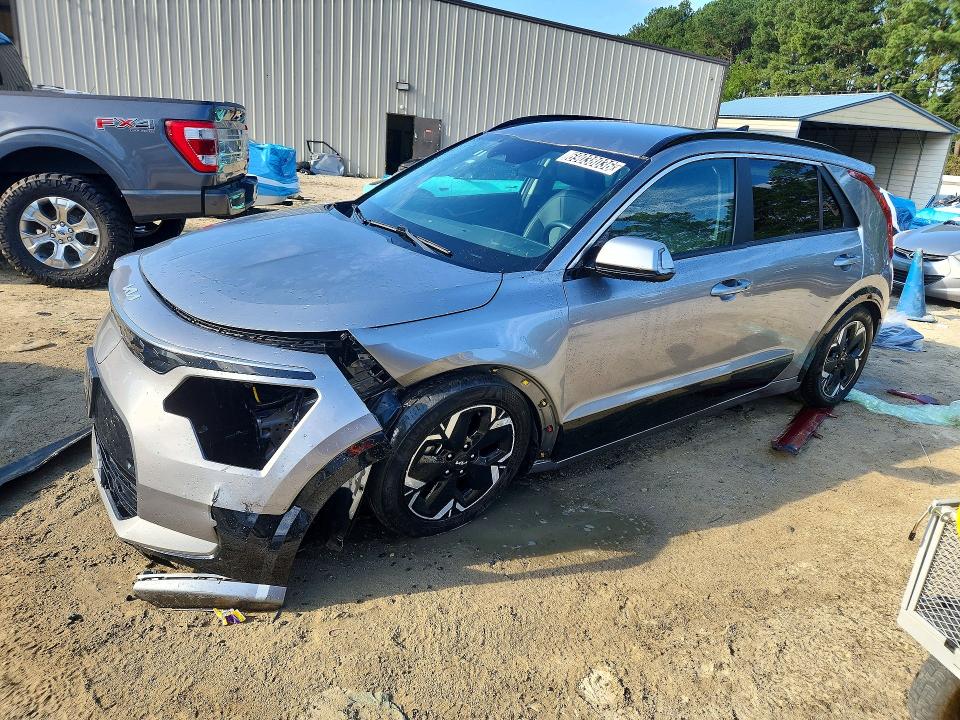 69038036 :رقم المزاد ، KNDCR3L1XP5045954 vin ، 2023 Kia Niro مزاد بيع