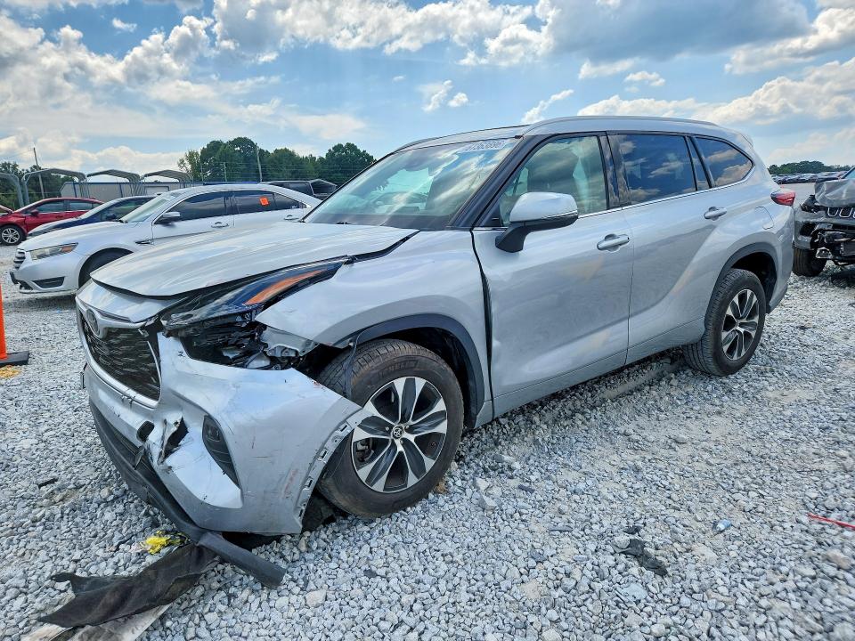 Auction sale of the 2022 Toyota Highlander, vin: 5TDGZRAH0NS117756, lot number: 67363896