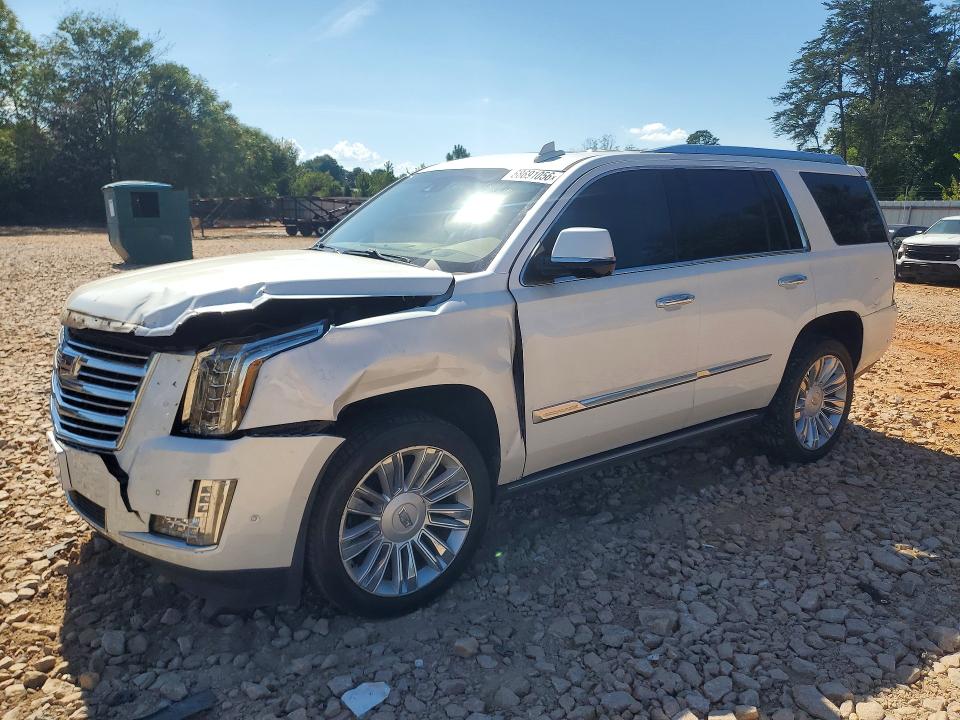 2017 Cadillac Escalade მანქანა იყიდება აუქციონზე, vin: 1GYS4DKJ2HR357210, აუქციონის ნომერი: 68691056