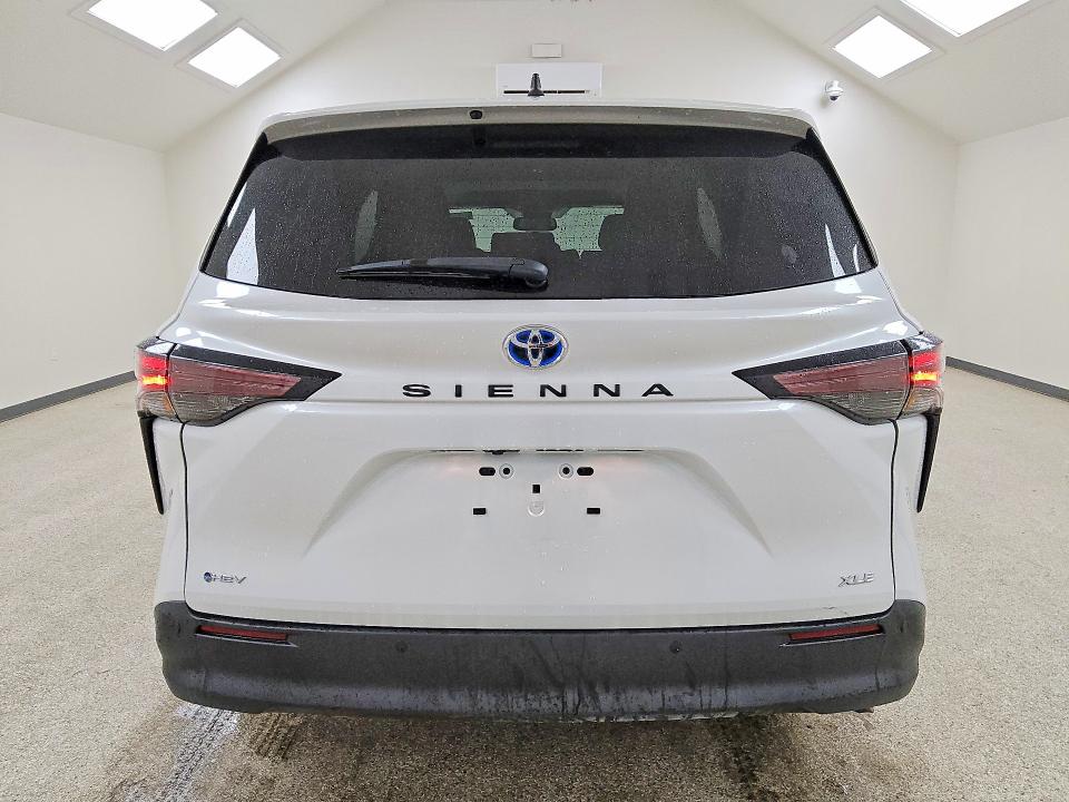 Продаж на аукціоні авто 2025 Toyota Sienna, vin: 5TDYRKEC6SS256974, номер лоту: 69942396