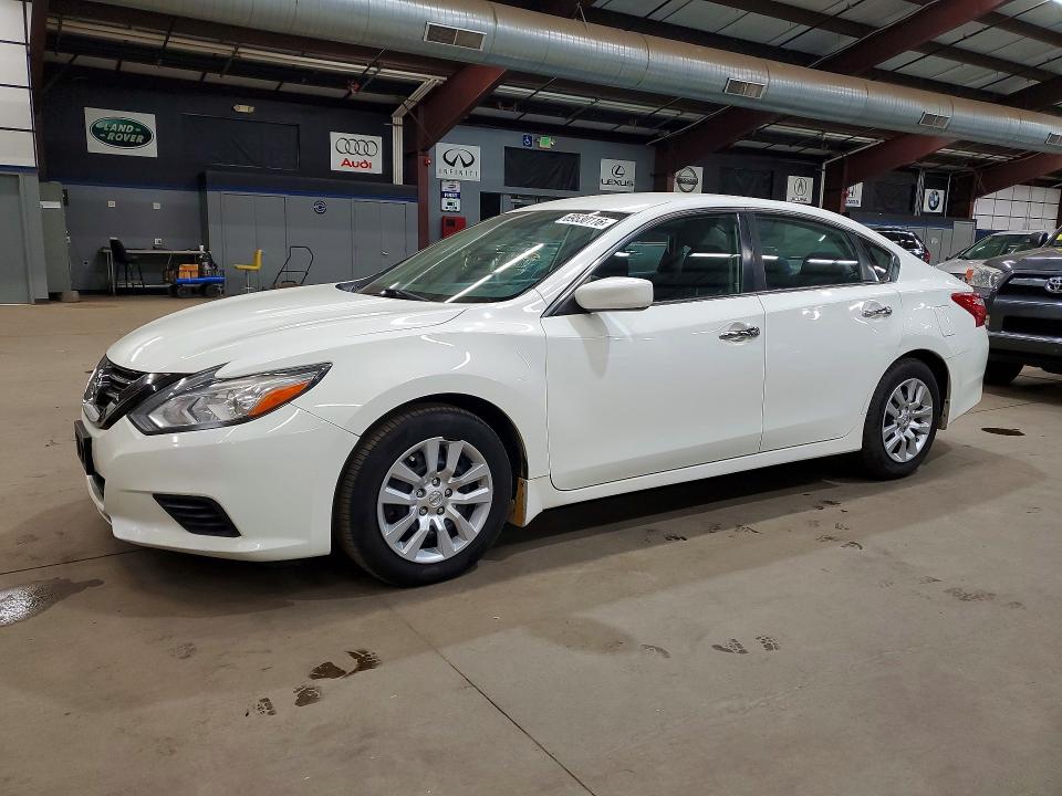 2017 Nissan Altima მანქანა იყიდება აუქციონზე, vin: 1N4AL3AP6HC485477, აუქციონის ნომერი: 69530116