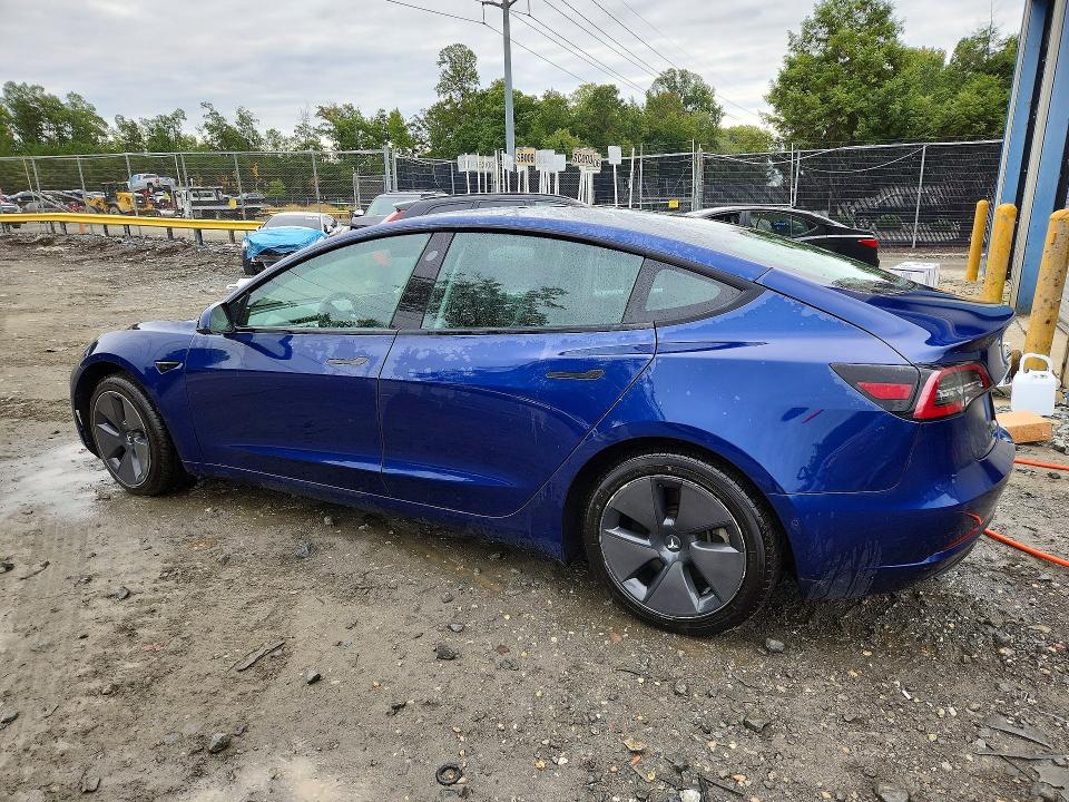 70726136 :رقم المزاد ، 5YJ3E1EA8NF370739 vin ، 2022 Tesla Model 3 مزاد بيع