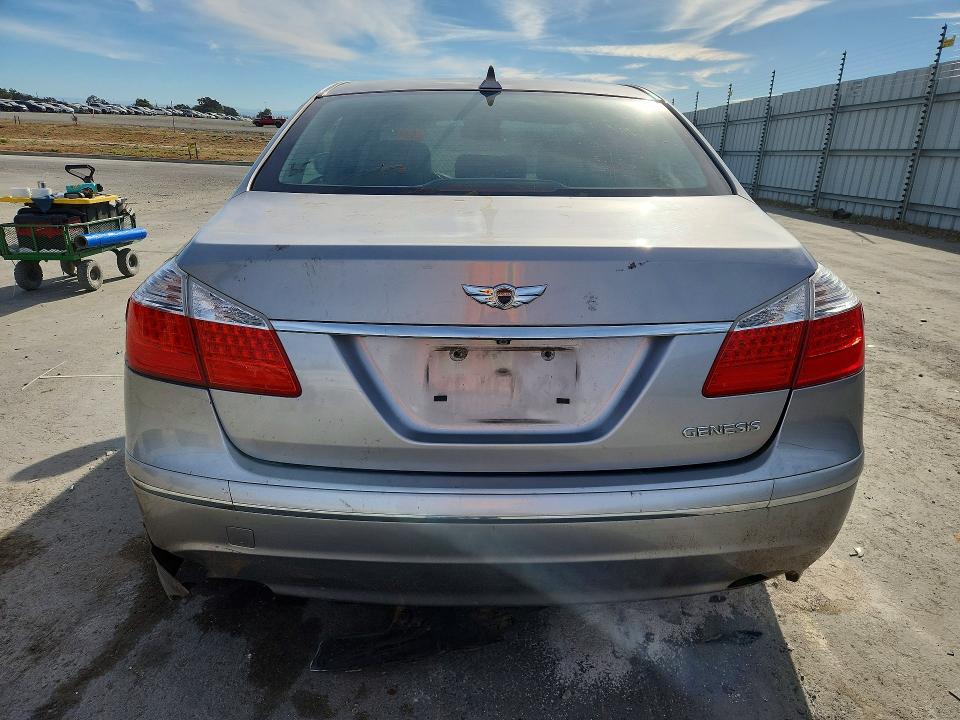 2011 Hyundai Genesis მანქანა იყიდება აუქციონზე, vin: KMHGC4DE4BU136058, აუქციონის ნომერი: 67192236