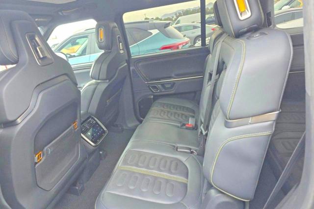 2023 Rivian R1s მანქანა იყიდება აუქციონზე, vin: 7PDSGABA4PN019950        , აუქციონის ნომერი: 68713586