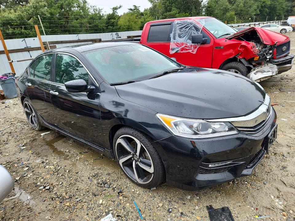 70033636 :رقم المزاد ، 1HGCR2F65GA060825 vin ، 2016 Honda Accord مزاد بيع