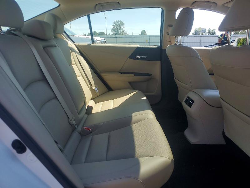 Продажа на аукционе авто 2017 Honda Accord, vin: JHMCR6F5XHC002792, номер лота: 68858546