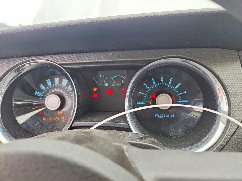 70675886 :رقم المزاد ، 1ZVBP8AMXB5105670 vin ، 2011 Ford Mustang مزاد بيع