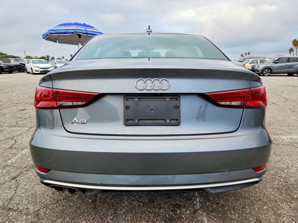 69947646 :رقم المزاد ، WAUAUGFF2J1041512 vin ، 2018 Audi A3 مزاد بيع