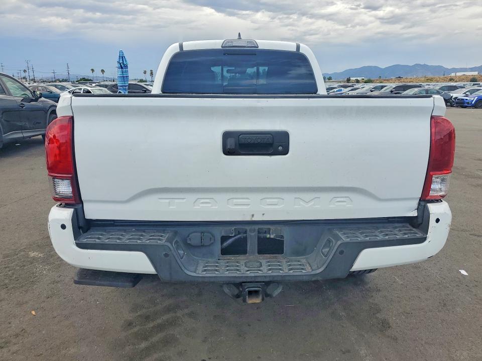 68213216 :رقم المزاد ، 3TMDZ5BN2JM041869 vin ، 2018 Toyota Tacoma مزاد بيع
