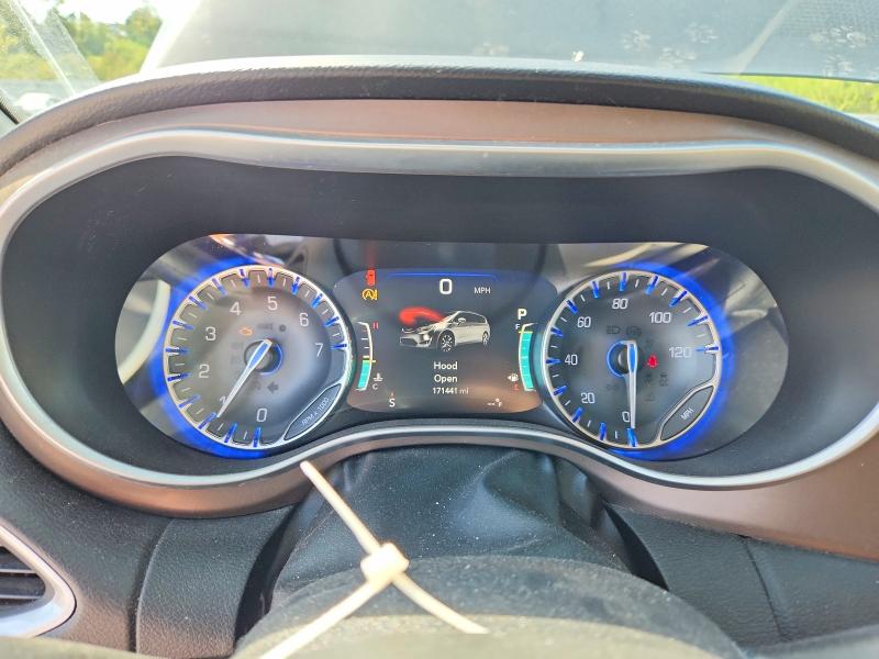 67070826 :رقم المزاد ، 2C4RC1EG9JR288182 vin ، 2018 Chrysler Pacifica مزاد بيع