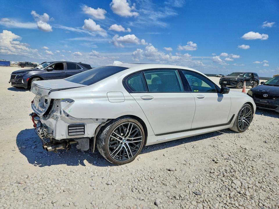 Продаж на аукціоні авто 2018 Bmw 750, vin: WBA7F0C58JGM23452, номер лоту: 69757136