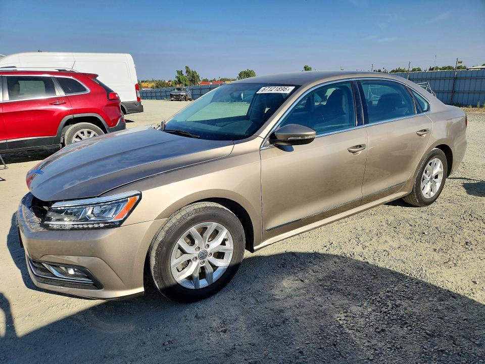 67121896 :رقم المزاد ، 1VWAT7A32GC039269 vin ، 2016 Volkswagen Passat مزاد بيع