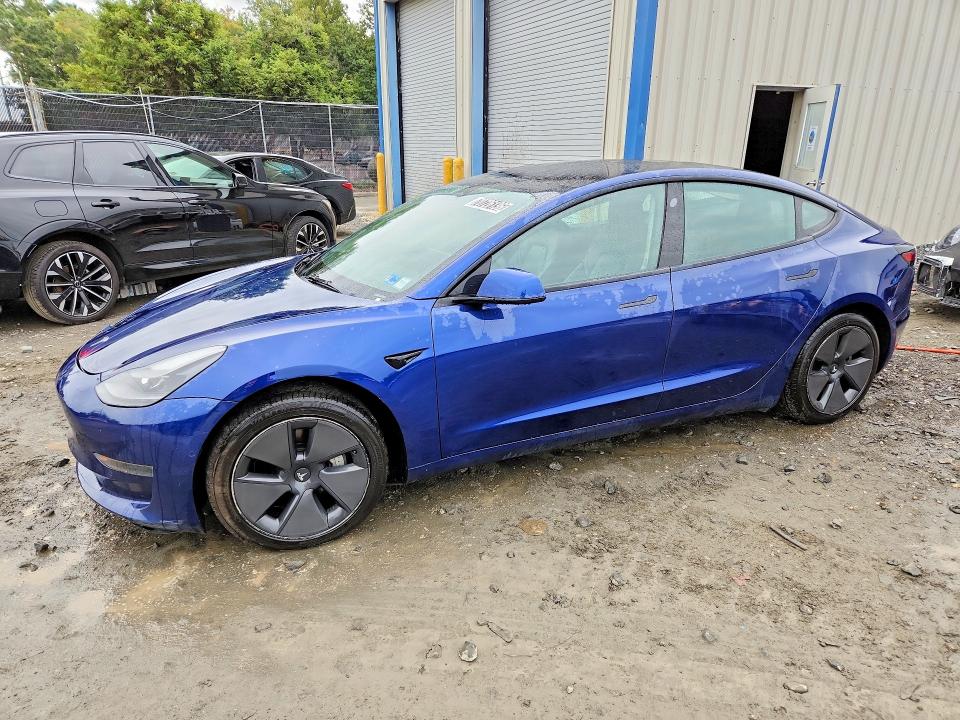 Auction sale of the 2022 Tesla Model 3, vin: 5YJ3E1EA8NF370739, lot number: 70726136
