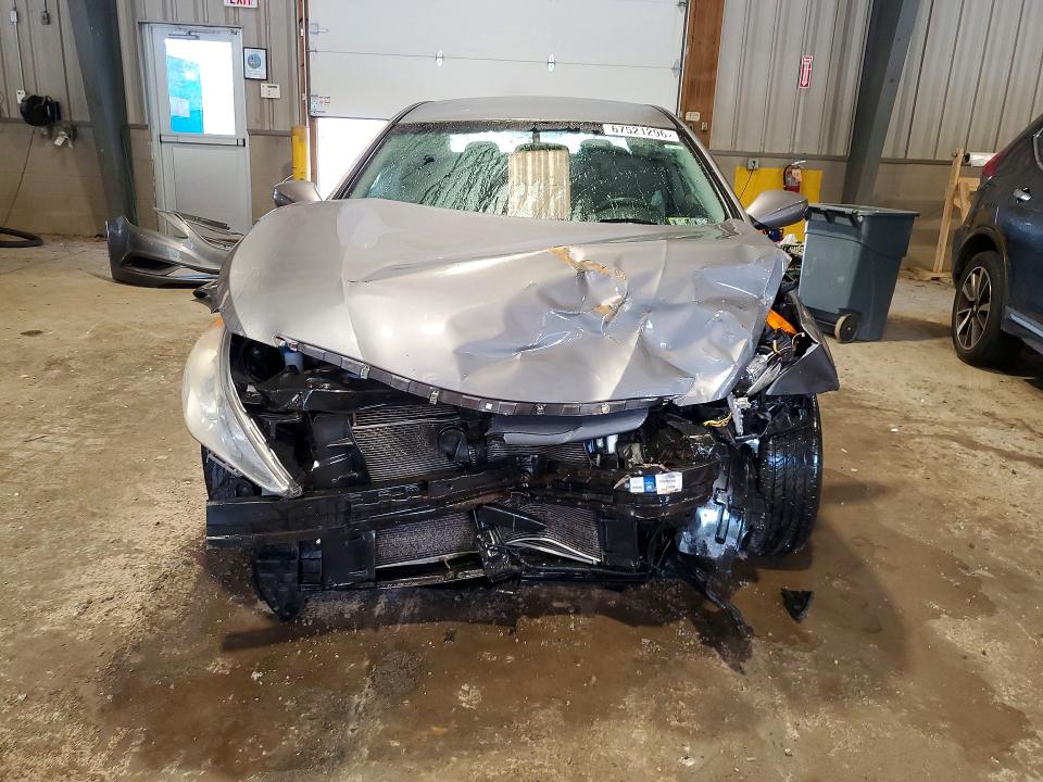 67521296 :رقم المزاد ، 5NPEB4AC9CH375845 vin ، 2012 Hyundai Sonata مزاد بيع