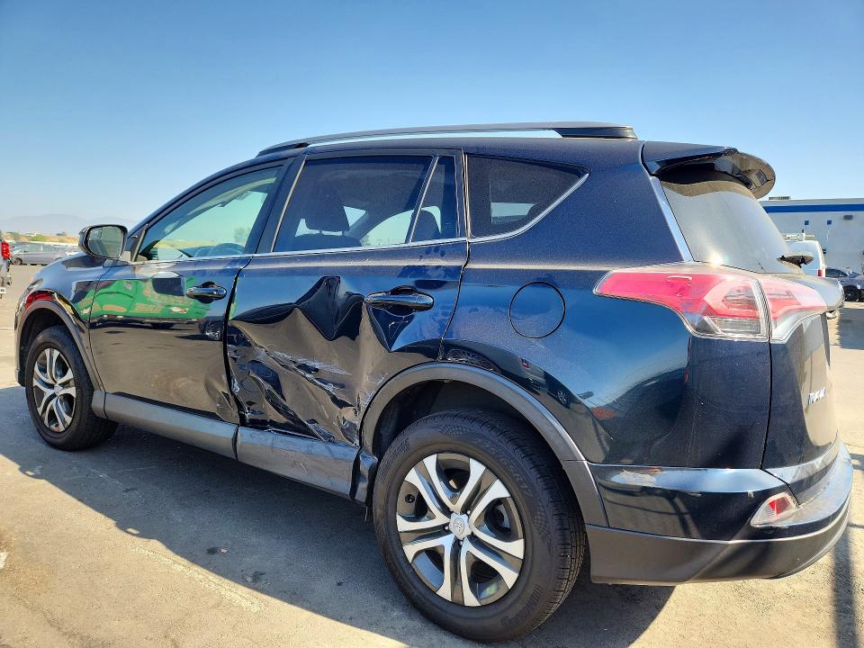 2018 Toyota Rav4 მანქანა იყიდება აუქციონზე, vin: JTMZFREV0JJ176086, აუქციონის ნომერი: 70357486