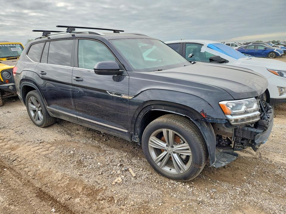 2018 Volkswagen Atlas მანქანა იყიდება აუქციონზე, vin: 1V2RR2CA0JC567529, აუქციონის ნომერი: 70448646
