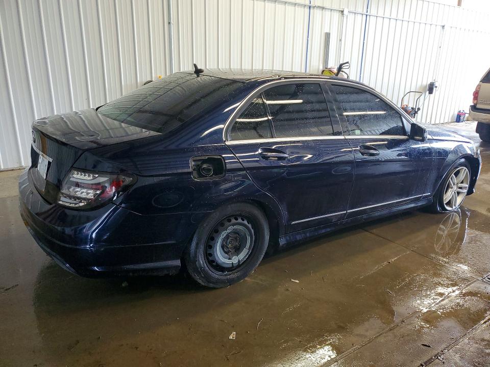 Продажа на аукционе авто 2014 Mercedes-benz C, vin: WDDGF4HB5EG253569, номер лота: 68523326