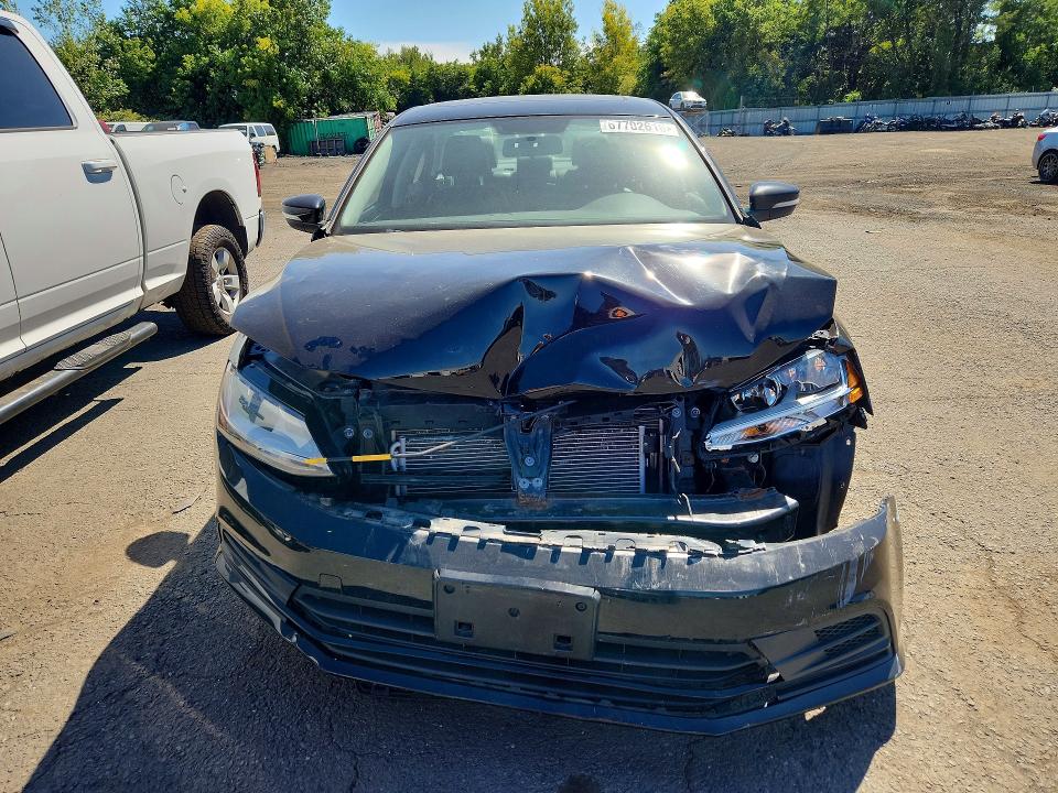 67702616 :رقم المزاد ، 3VWDB7AJ1JM261905 vin ، 2018 Volkswagen Jetta مزاد بيع