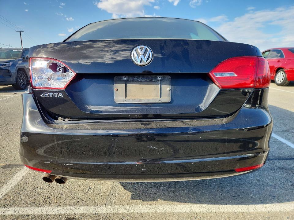 70923856 :رقم المزاد ، 3VW2K7AJXBM300533 vin ، 2011 Volkswagen Jetta مزاد بيع