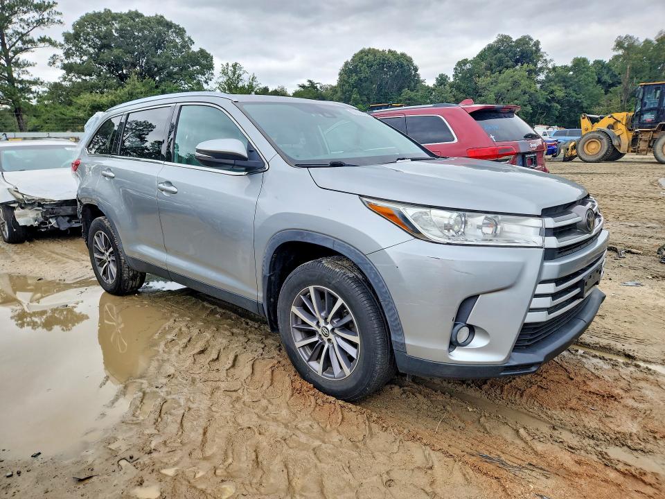 Продаж на аукціоні авто 2019 Toyota Highlander, vin: 5TDJZRFH7KS592962, номер лоту: 69521316