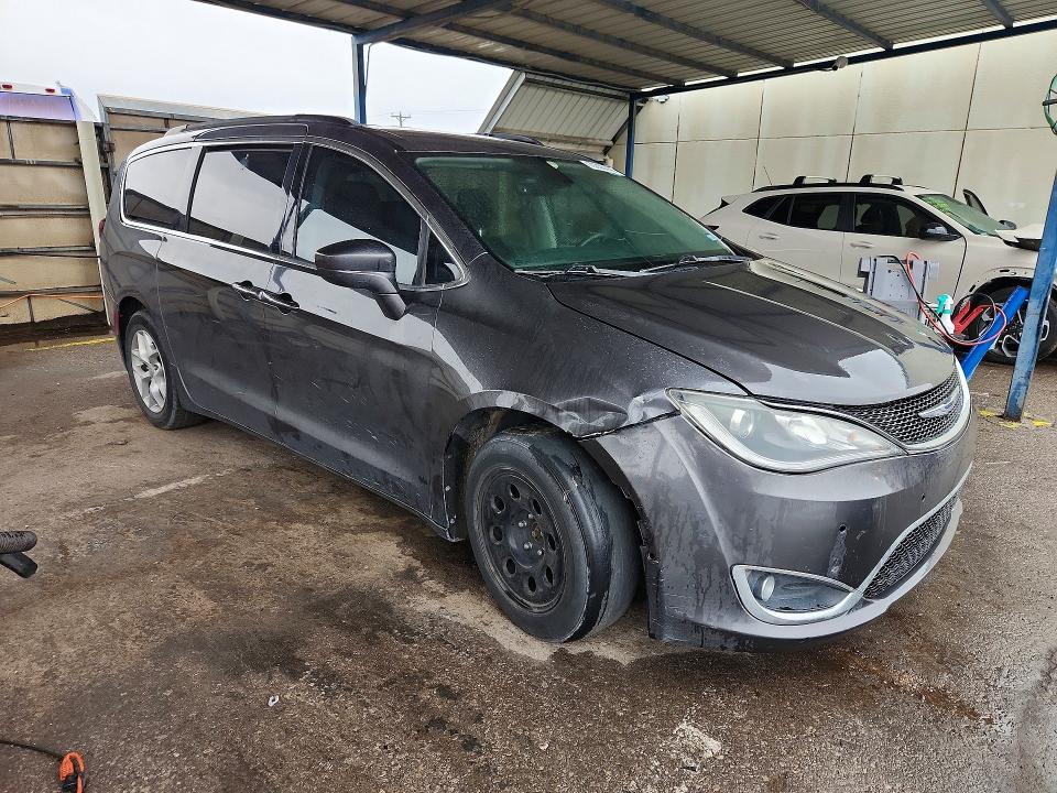 70300436 :رقم المزاد ، 2C4RC1FG7KR628655 vin ، 2019 Chrysler Pacifica مزاد بيع