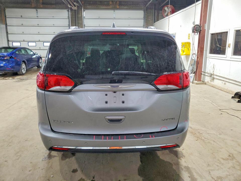70737306 :رقم المزاد ، 2C4RC1GG6JR247456 vin ، 2018 Chrysler Pacifica مزاد بيع