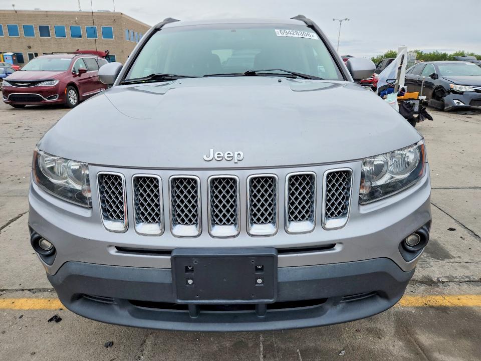 69428306 :رقم المزاد ، 1C4NJDEB8HD196777 vin ، 2017 Jeep Compass مزاد بيع