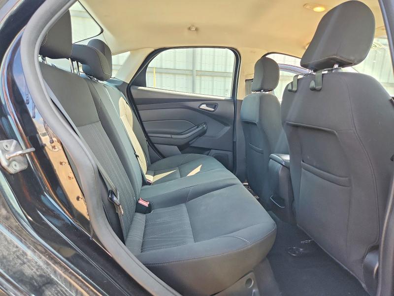 68813106 :رقم المزاد ، 1FADP3F28FL216182 vin ، 2015 Ford Focus مزاد بيع