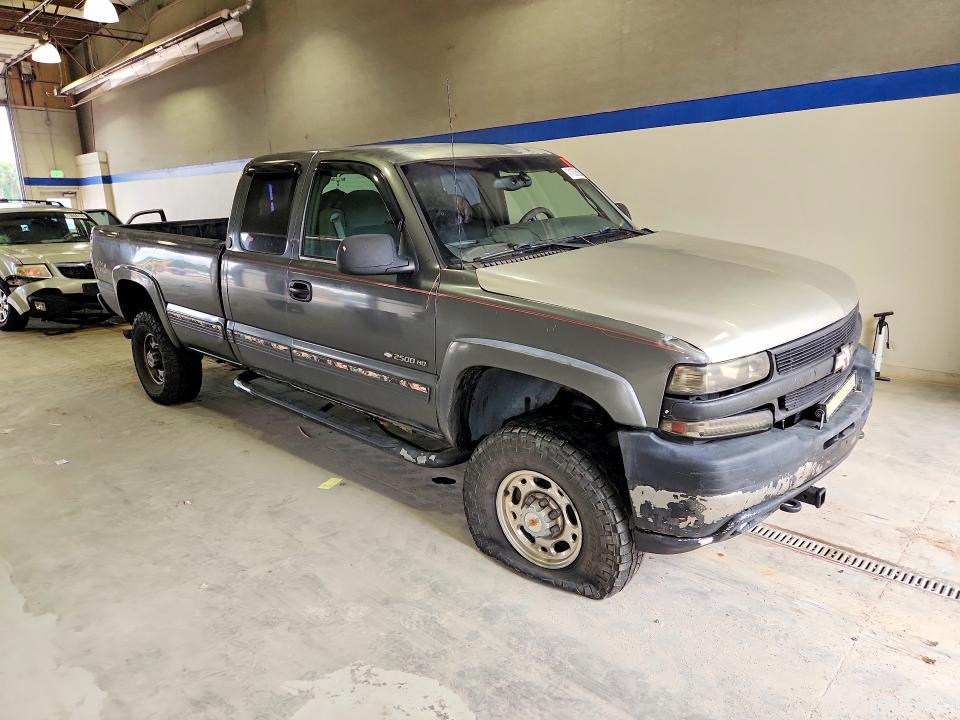 2001 Chevrolet Silverado მანქანა იყიდება აუქციონზე, vin: 1GCHK29U71E215054, აუქციონის ნომერი: 71026636