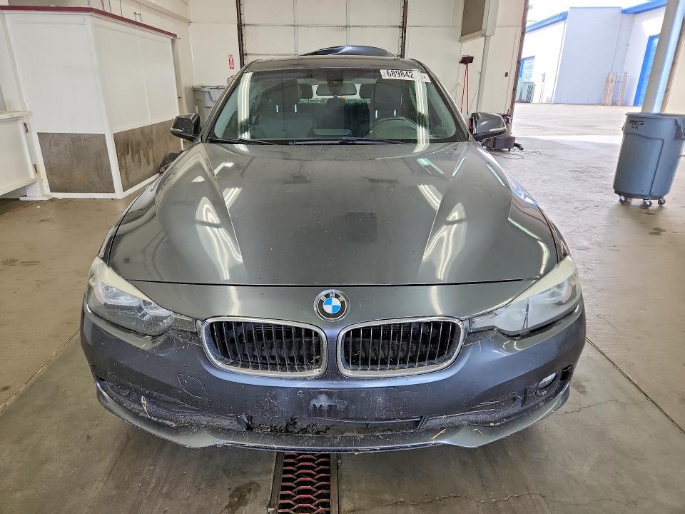 68984256 :رقم المزاد ، WBA8E5G54GNU19112 vin ، 2016 Bmw 320 مزاد بيع