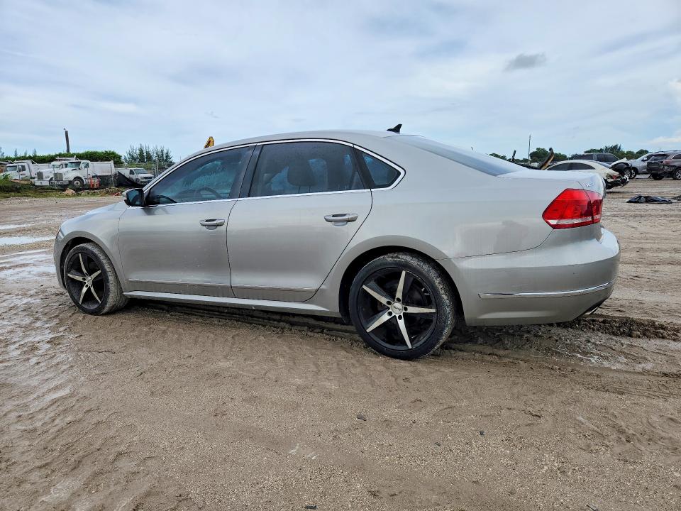 67498776 :رقم المزاد ، 1VWBN7A37DC111092 vin ، 2013 Volkswagen Passat مزاد بيع