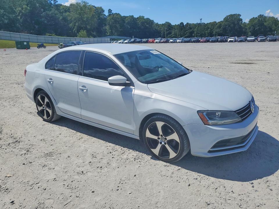 68834996 :رقم المزاد ، 3VW2B7AJ3HM215638 vin ، 2017 Volkswagen Jetta مزاد بيع