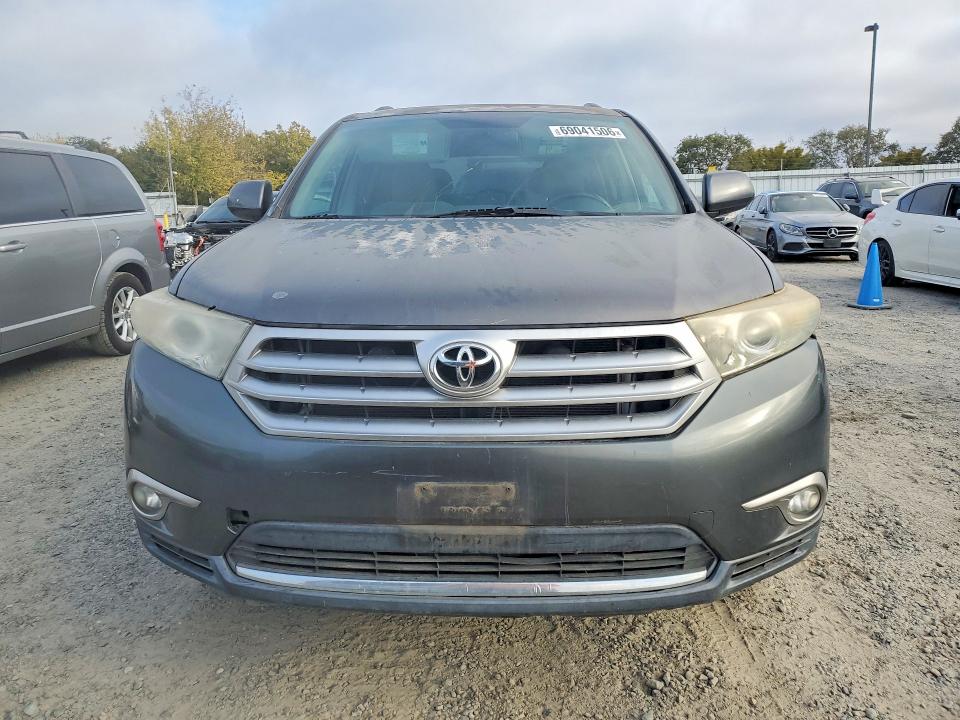 2012 Toyota Highlander მანქანა იყიდება აუქციონზე, vin: 5TDBK3EH8CS165217, აუქციონის ნომერი: 69041506