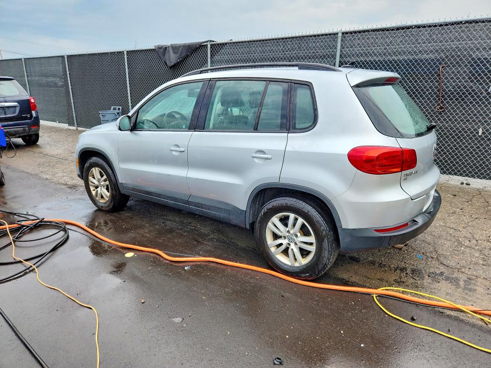 68133686 :رقم المزاد ، WVGAV7AX8HK005968 vin ، 2017 Volkswagen Tiguan مزاد بيع