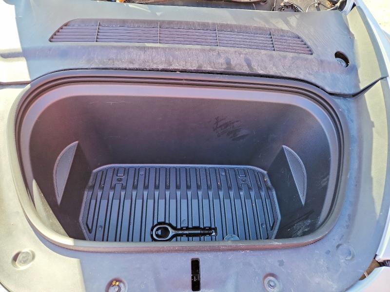 2024 Tesla Model Y მანქანა იყიდება აუქციონზე, vin: 7SAYGDEE8RF046185, აუქციონის ნომერი: 66717156