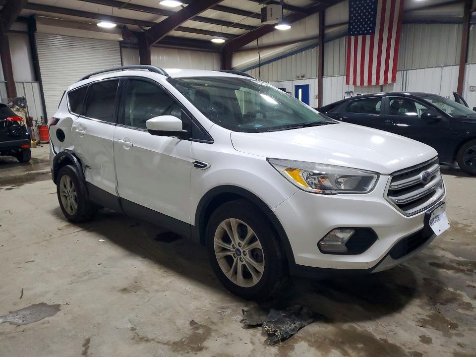 2018 Ford Escape მანქანა იყიდება აუქციონზე, vin: 1FMCU9GD7JUB07745, აუქციონის ნომერი: 69800226