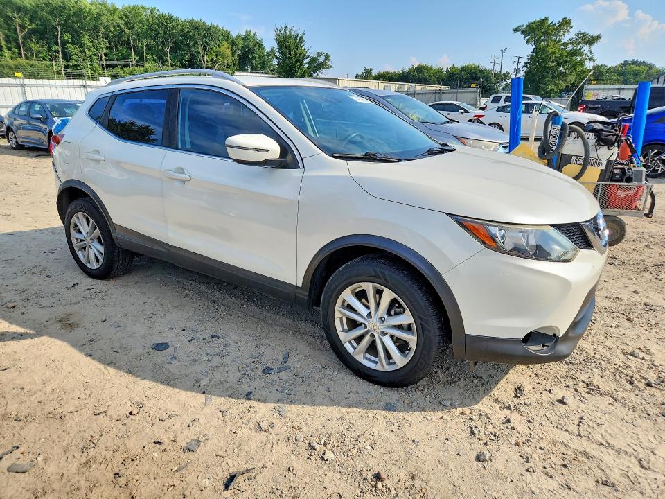 67475956 :رقم المزاد ، JN1BJ1CP5HW018543 vin ، 2017 Nissan Rogue Sport مزاد بيع