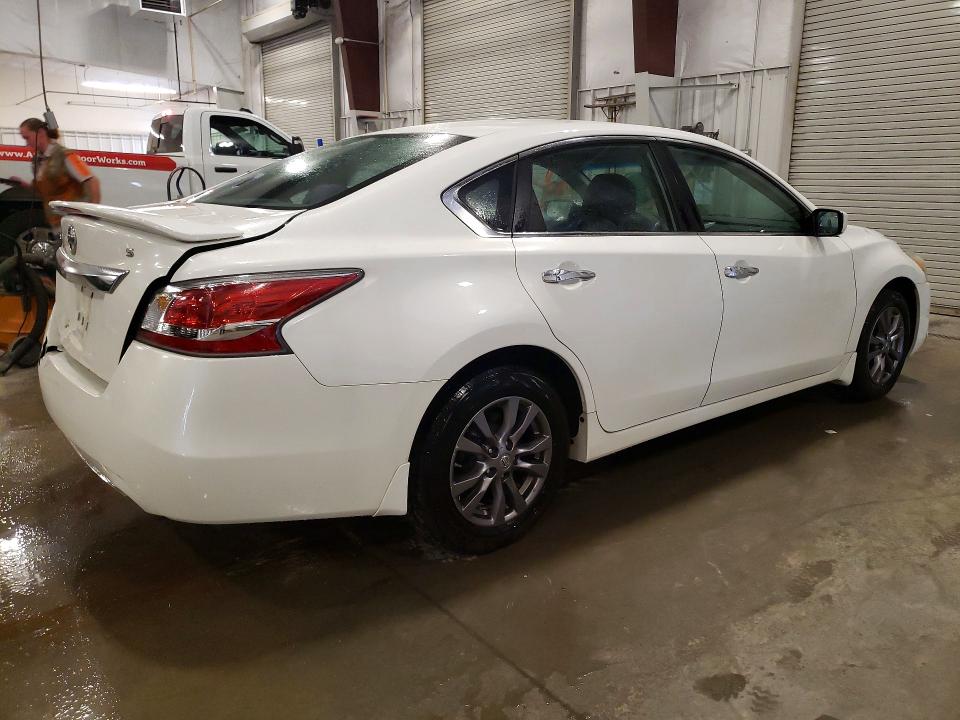 Продажа на аукционе авто 2015 Nissan Altima, vin: 1N4AL3AP8FN342273, номер лота: 69124676